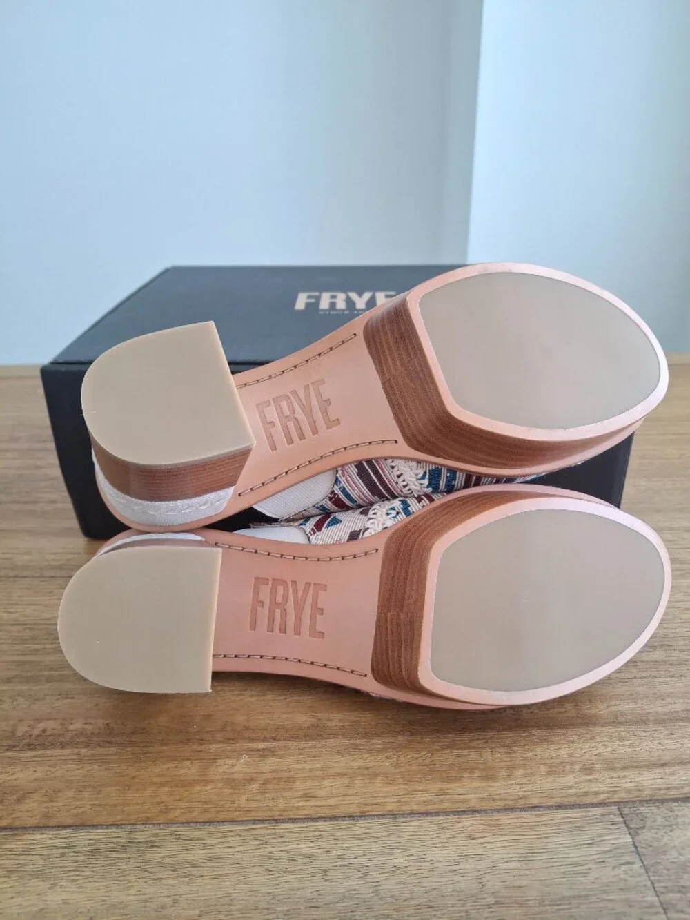 (New) Frye – Pipa Crochet Platform Sandal (Ivory SW) – Women's 9